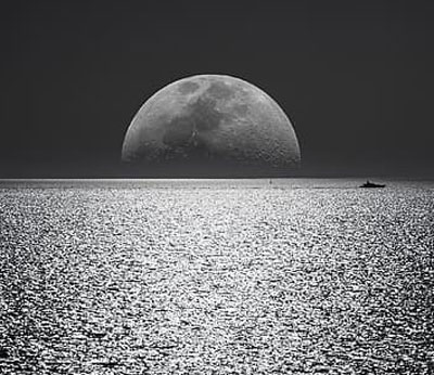 half moon dp for whatsapp